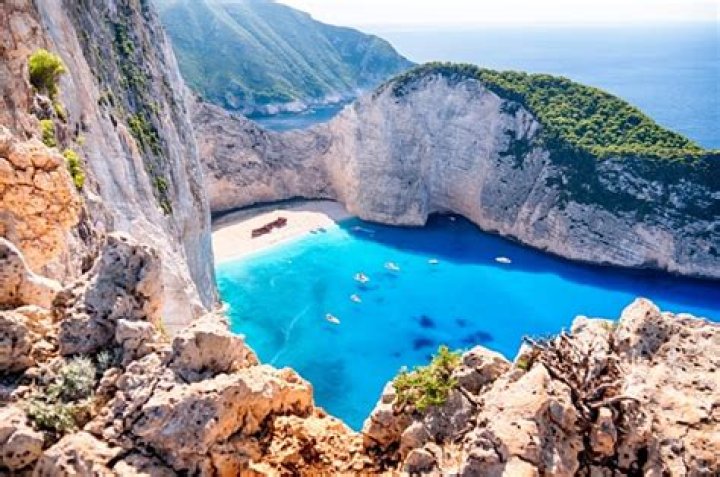 12 Most Beautiful Places in Greece
