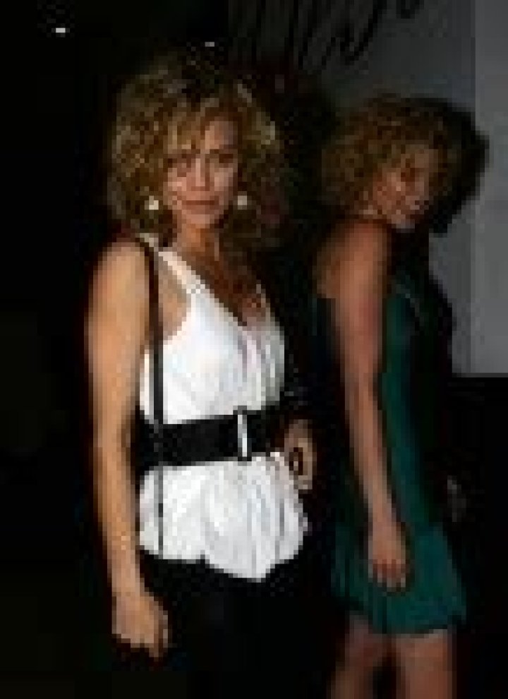 ‘90210’ star AnnaLynne McCord stinks…literally