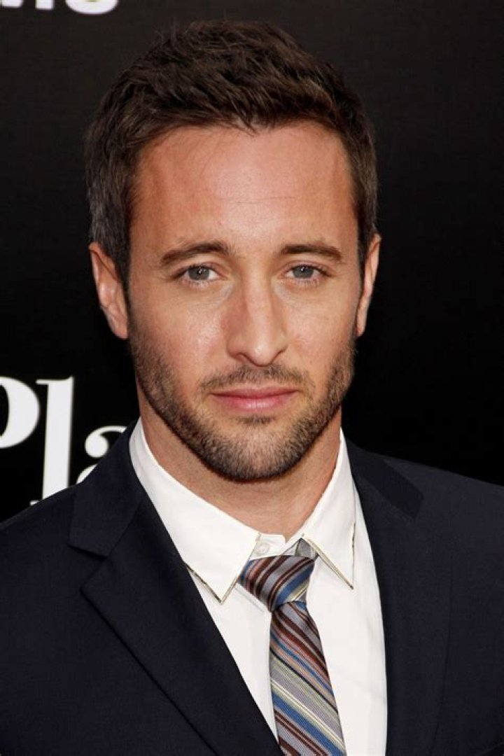 A little love for Aussie hunk Alex O’Loughlin