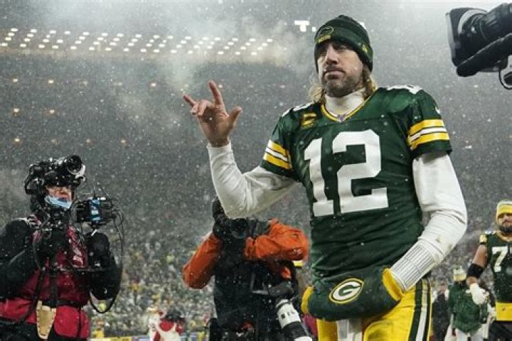Aaron Rodgers expresses gratitude to Shailene Woodley ‘for letting me chase after you’
