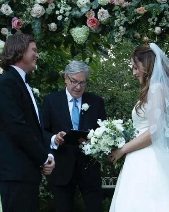 Actress Liz Gillies marries her boyfriend Michael Corcoran after the April 2020 postponement due to coronavirus!