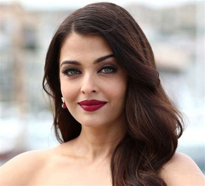 Aishwarya Rai Bachchan Bio (Wiki) 