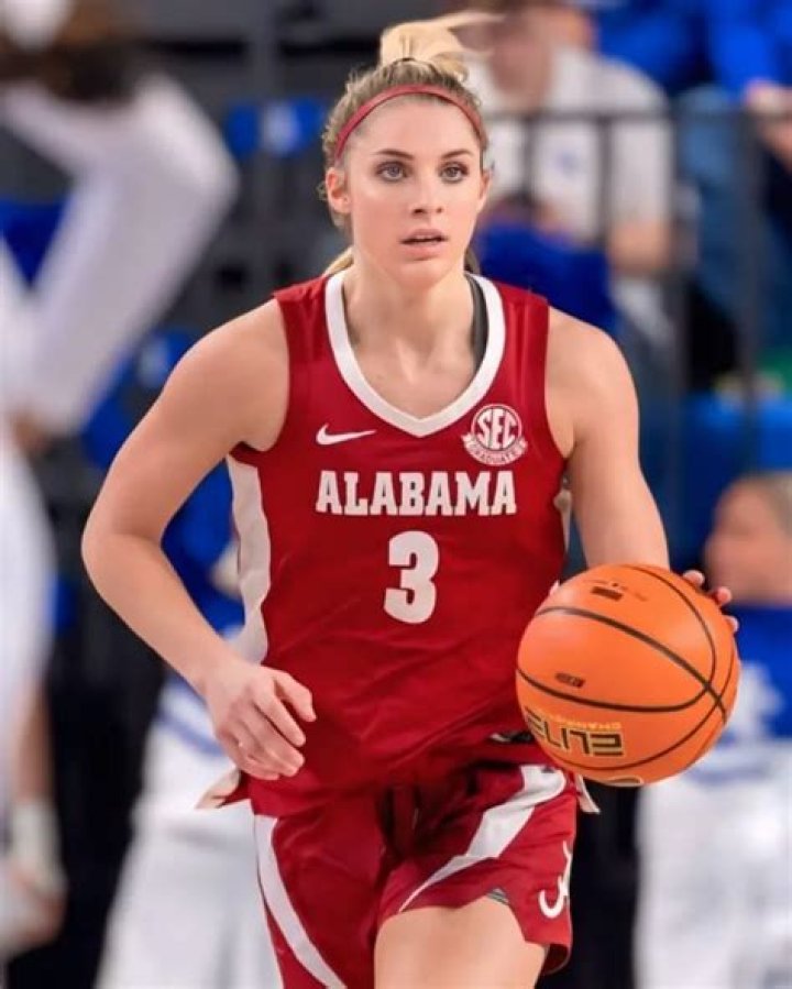 Alabama Barker Net Worth, Age, Boyfriend, Family, Biography & More