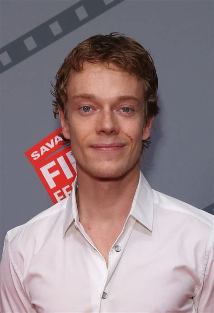 Alfie Allen Net Worth - Wiki, Age, Weight and Height, Relationships, Family, and More