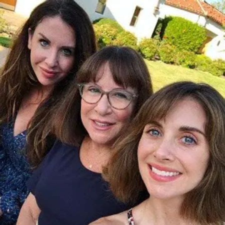 Alison Brie Siblings: Meet sister Lauren Schermerhorn