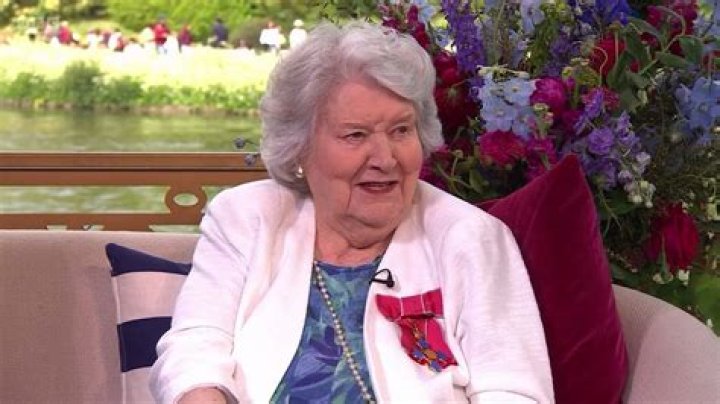 All About Patricia Gage Aka 'Pat' & Paxton Whitehead Married Life? Where Is Patricia Now?