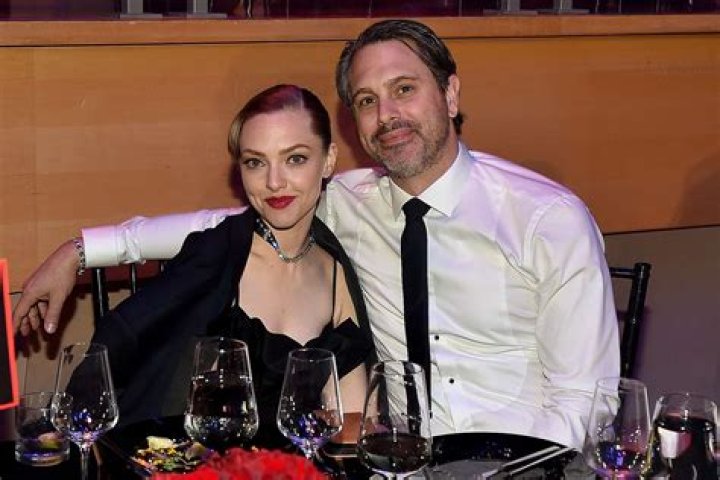 	Amanda Seyfried says husband Thomas Sadoski lost a job for defending Jessica Walter	