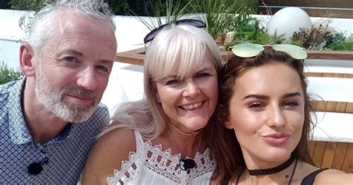 Amber Davies Parents Hefin Davies And Susan Davies Age Gap