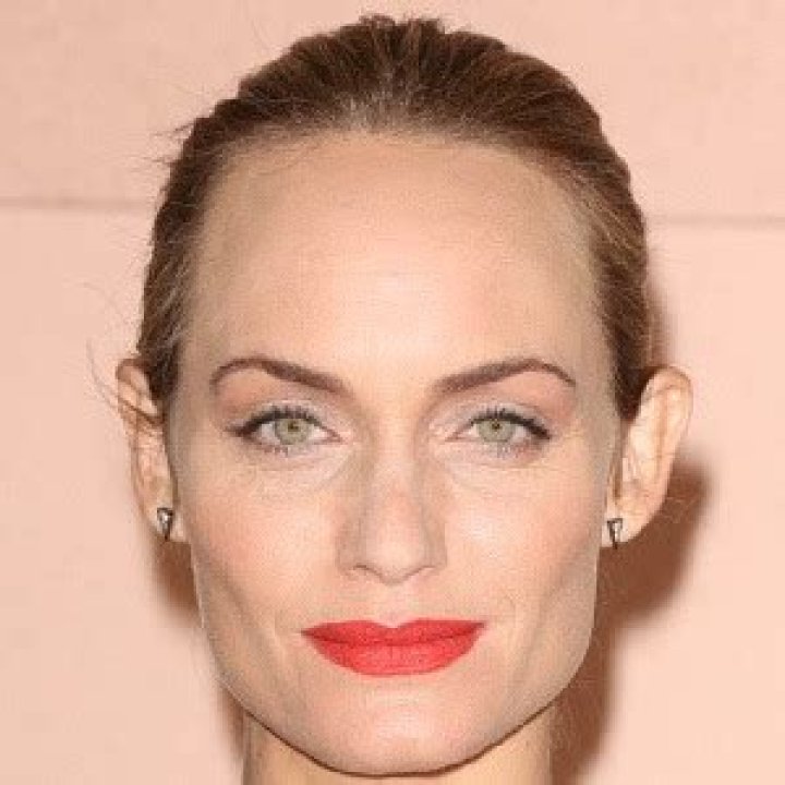 Amber Valletta Bio (Wiki) 