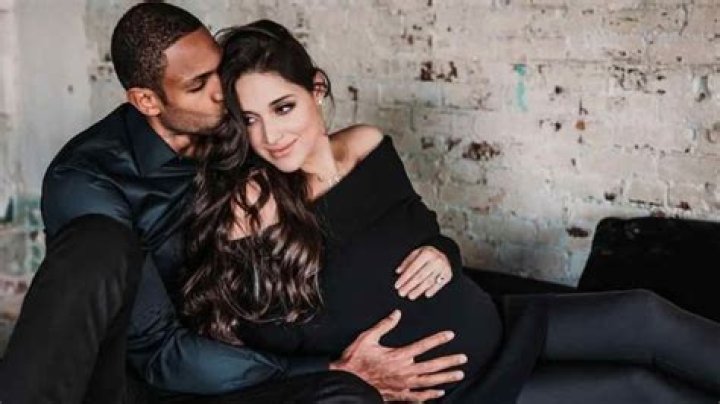 Amelia Vega Bio (Wiki) 