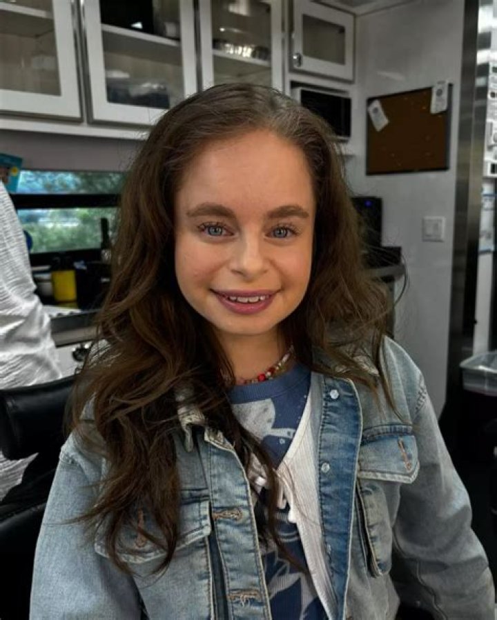 Amy Usherwood - Age, Family, Bio