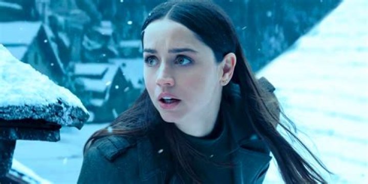 Ana de Armas spent the holiday in Cuba without Ben Affleck and she has a new haircut