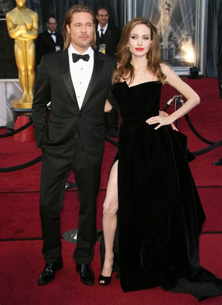 Angelina Jolie thinks Brad Pitt’s budget weave is cheesy & unworthy of The Leg