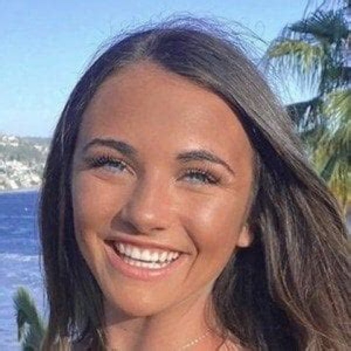 Anna Heid - Age, Family, Bio