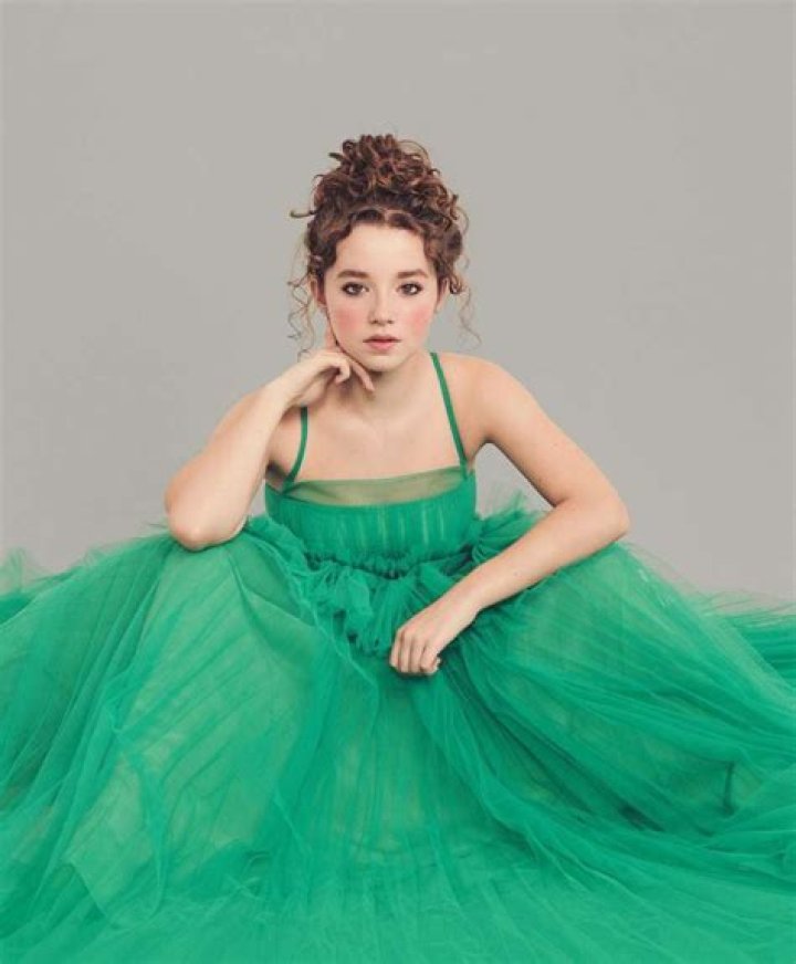 Ariella Glaser Bio (Wiki) 