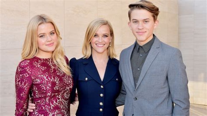 Ava Elizabeth Phillippe- Meet Daughter Of Reese Witherspoon and Her Ex-Husband, Ryan Phillippe
