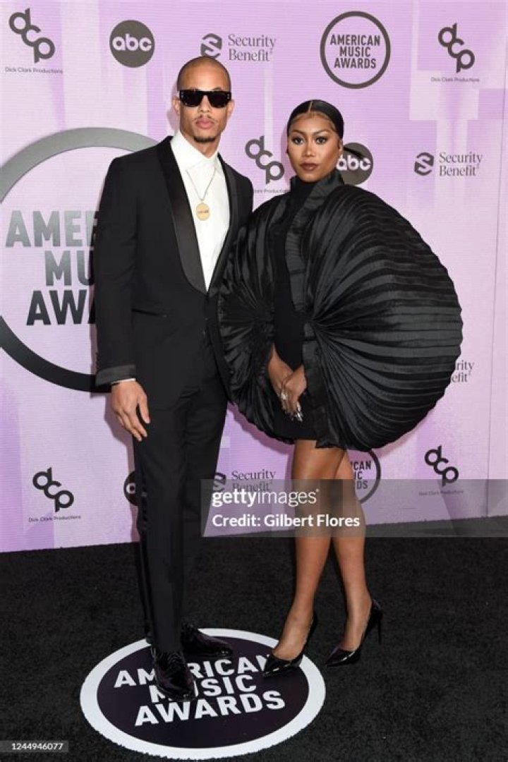 bitchy | Anwar Hadid and girlfriend/singer Dua Lipa arrive at the 2019 American Music Awards held at Microsoft Theatre L.A. Live on November 24, 2019 in Los Angeles, California, United States.