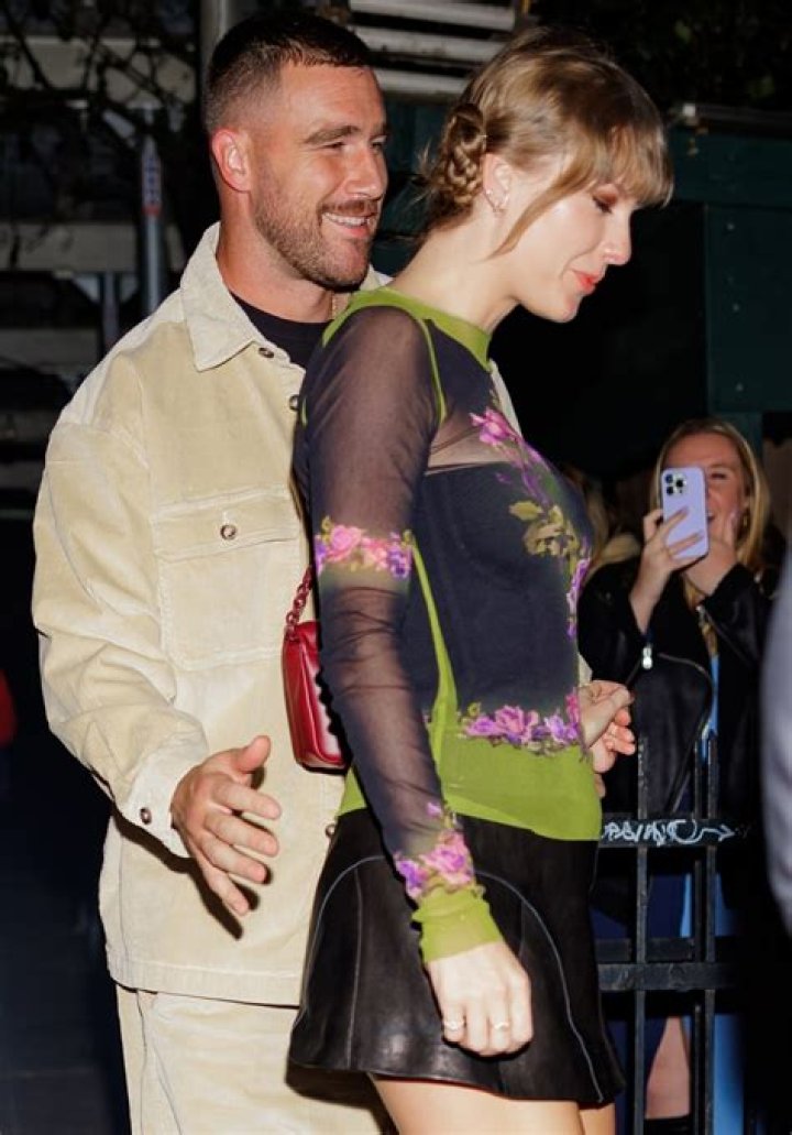 bitchy | Taylor Swift and Travis Kelce are all smiles after date night at the Waverly Inn in NYC!