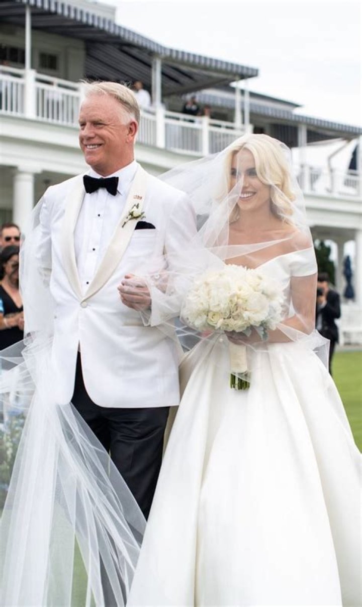 Boomer Esiason's wife Cheryl Esiason Bio, Children, Profession.