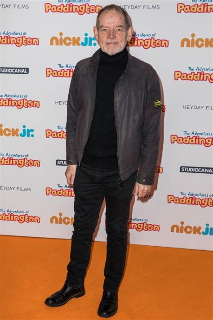 British actor, David Schofield is married to wife, Lally Percy with whom he shares two kids.