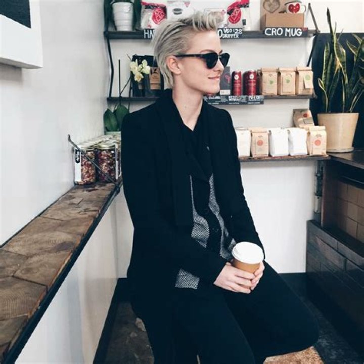 Brittenelle Fredericks - Age, Family, Bio