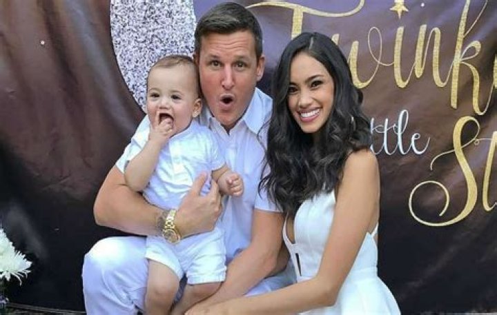 Bryiana Noelle Flores is enjoying the perfect life with husband Rob and their child. Read more about their affair and relationship