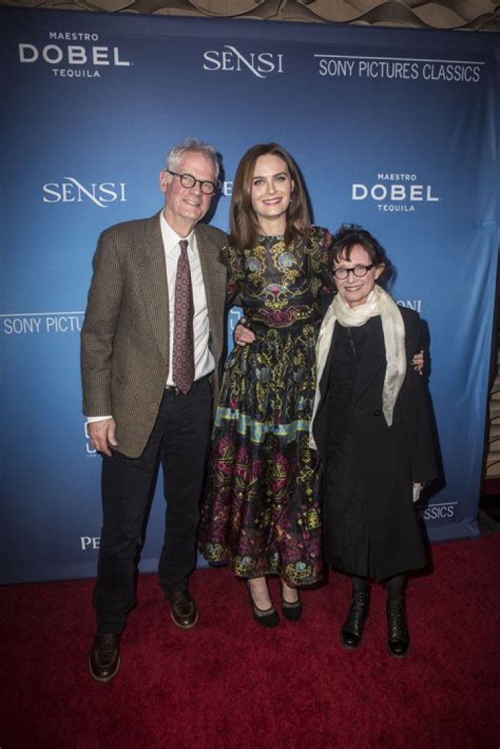 Caleb Deschanel Net Worth - Wiki, Age, Weight and Height, Relationships, Family, and More