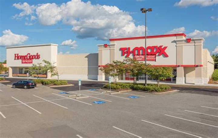Can I return Marshalls merchandise to TJ Maxx?