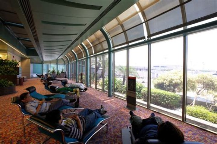 Can I sleep in SFO Airport?