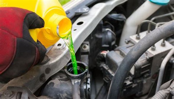 Can you pour coolant directly into radiator?
