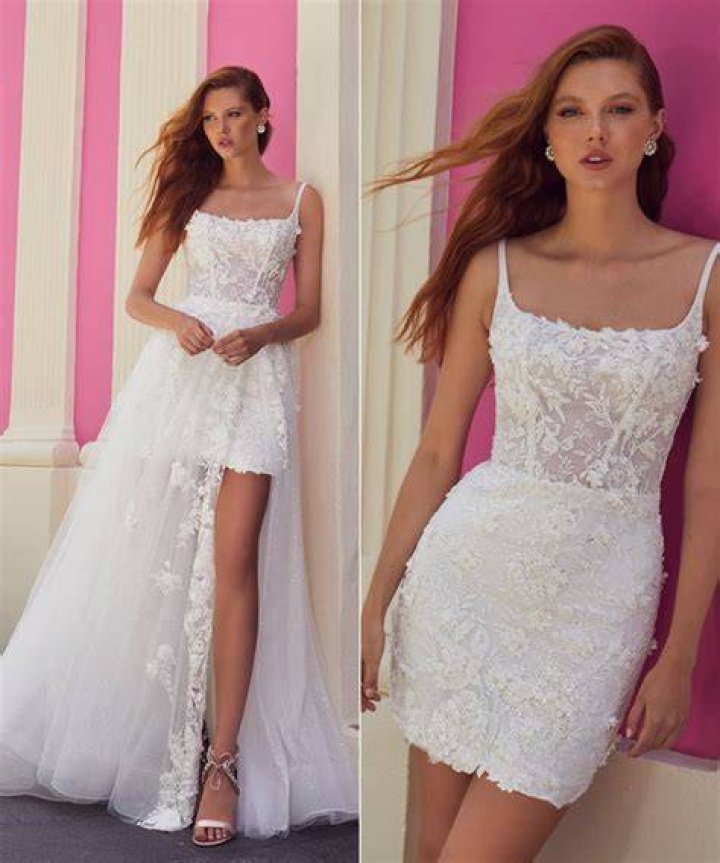 Can you wear skirt to wedding?