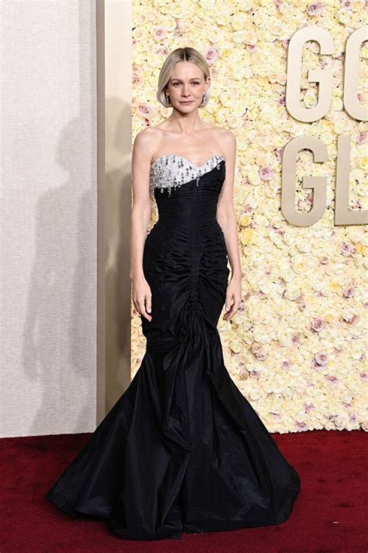 Carey Mulligan wore an archive Schiaparelli gown to the Globes: eh or fine?