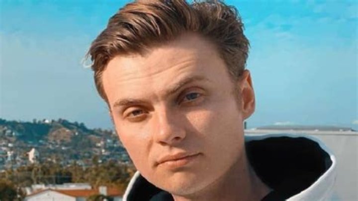 Carter Sharer Bio (Wiki) 
