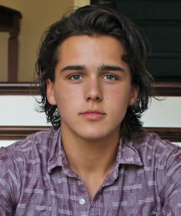 Charlie Gillespie Bio (Wiki) 