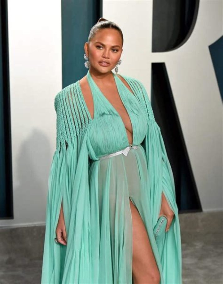 Chrissy Teigen Net Worth : Lifestyle & Career