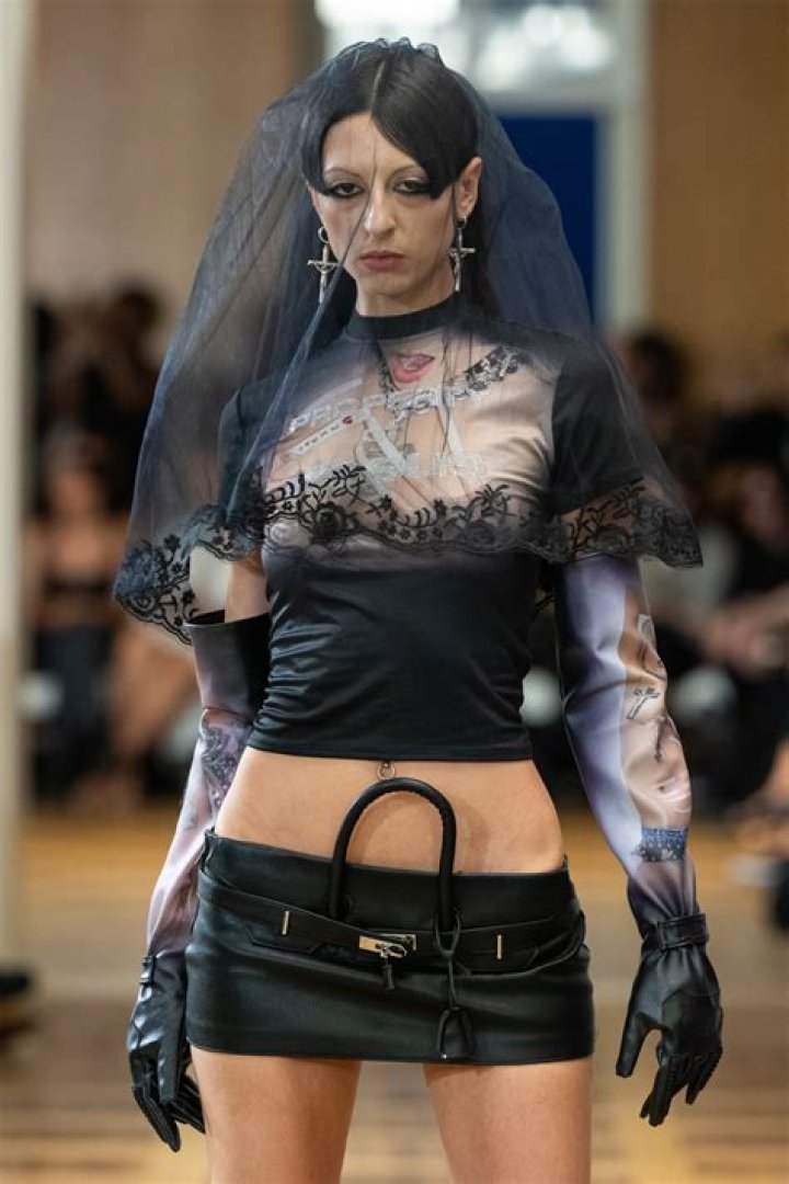 Christina 'Skinnytina' Aguilera wears 'handbag' as skirt in questionable choice