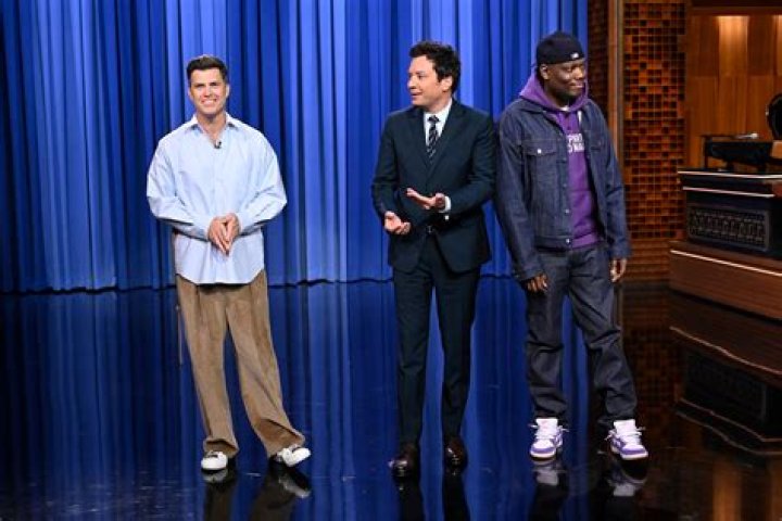 Colin Jost & Michael Che were terribly, painfully unfunny as Emmy hosts