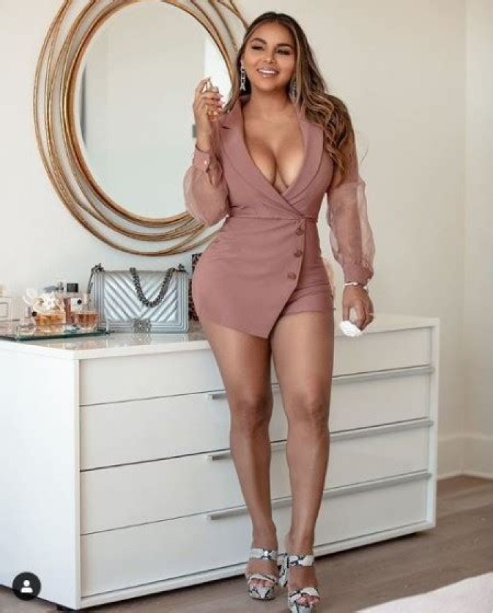 Did Instagram Model Miss Dolly Castro went under the Knife? Also Know about her relationship status