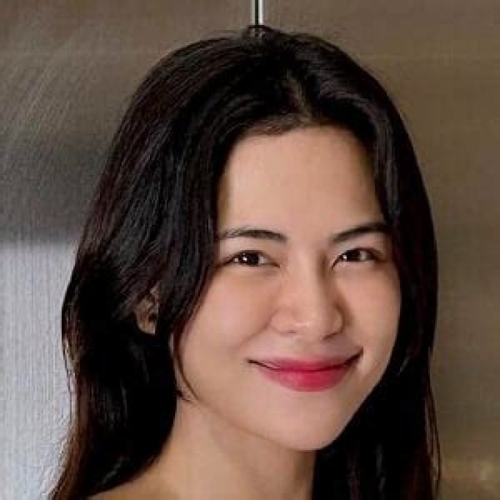 Dieu Nhi - Age, Family, Bio