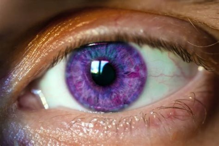 Does Joy Sunday have blue eyes in real life?