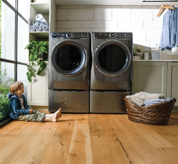 Does Sam’s have washers and dryers?