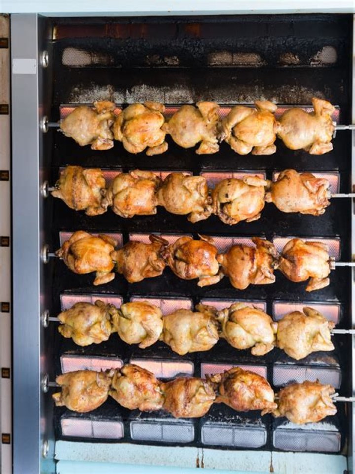 Does Vons sell rotisserie chicken?