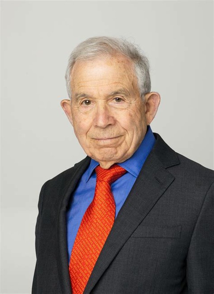 Donald Newhouse Net Worth: Career & Lifestyle