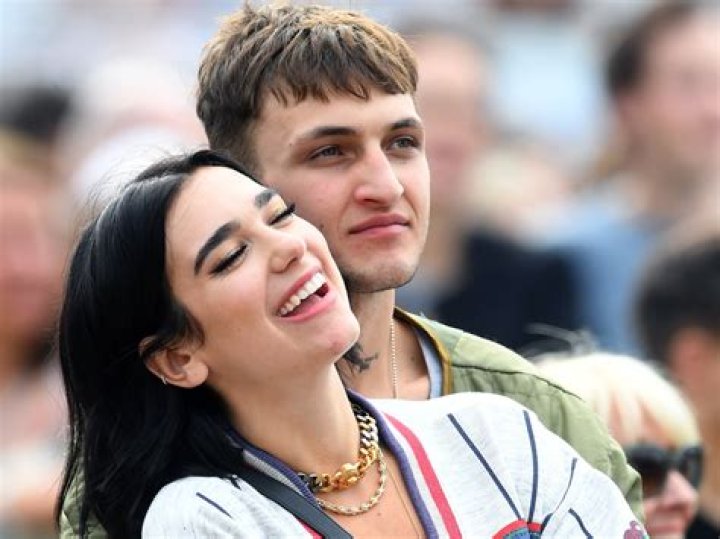 Dua Lipa and Anwar Hadid breaking up due to their busy schedule!