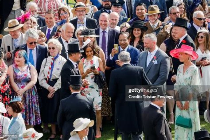 	Duchess Kate repeats a McQueen for the Queen’s garden party: cute or meh?	
