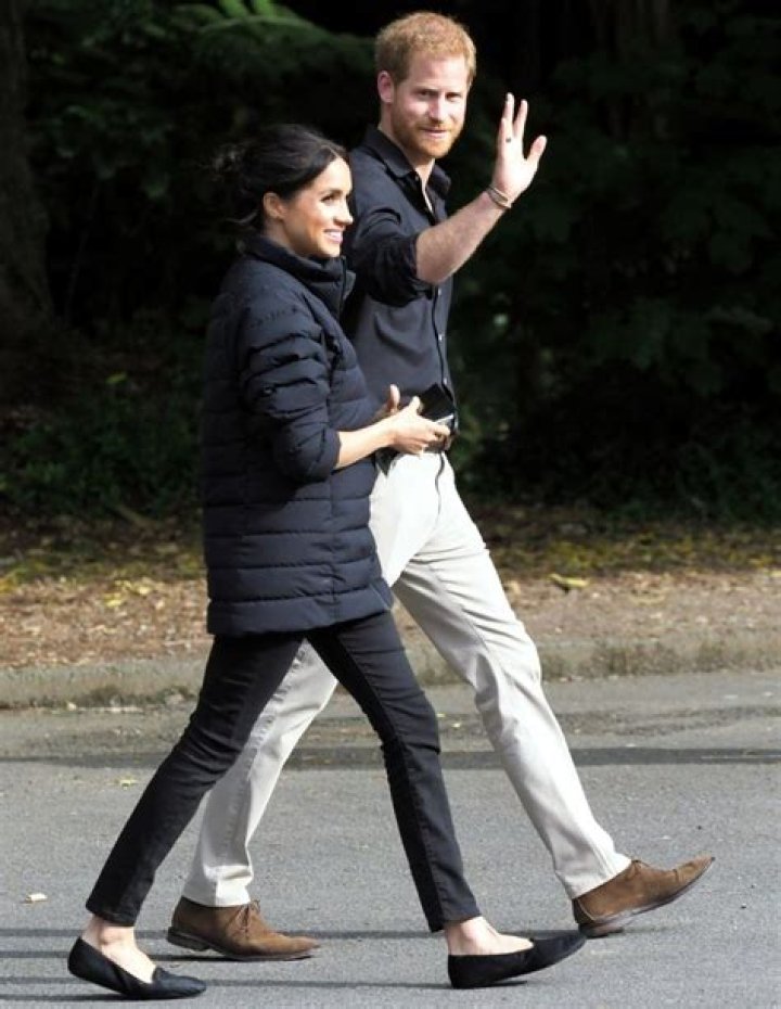 	Duchess Meghan ends the Royal Sussex Tour in at least one cute navy look	