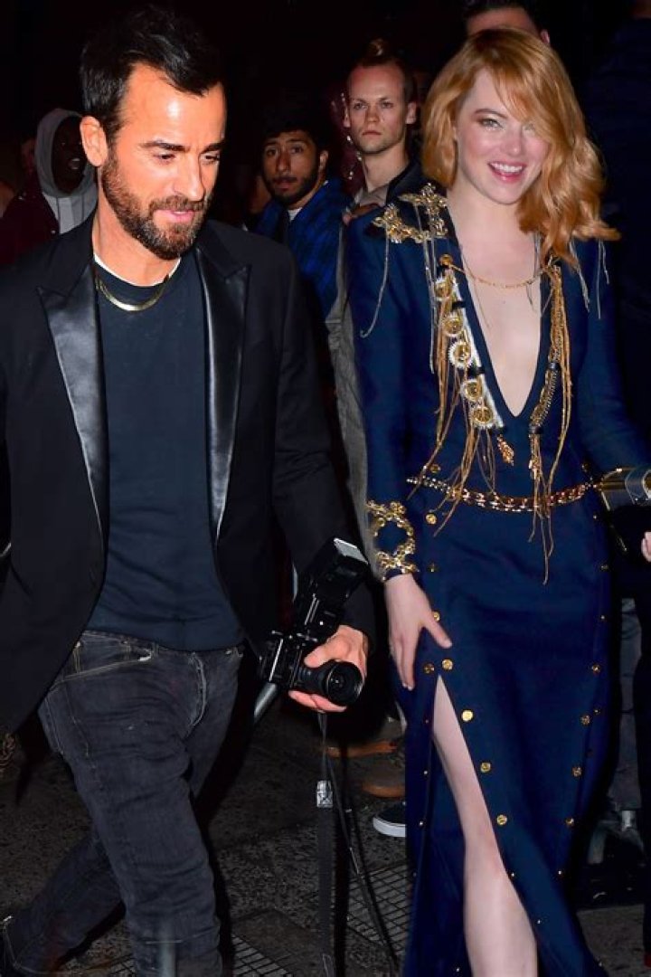 E!: Justin Theroux & Emma Stone are ‘just friends’ but he’s ‘casually dating’