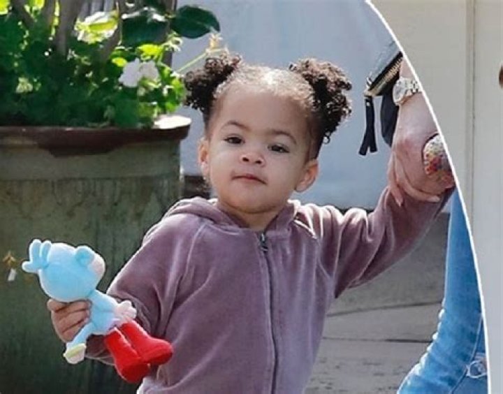 	Eddie Murphy welcomes his ninth child, daughter Izzy Oona, with Paige Butcher	
