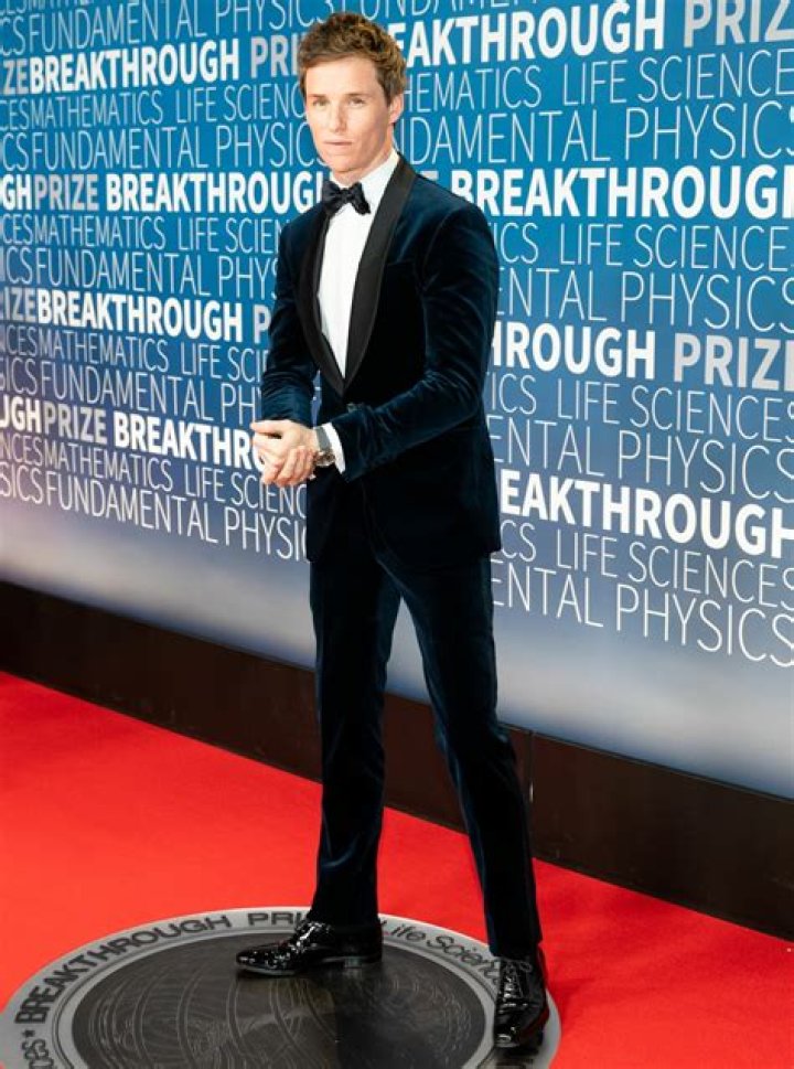 Eddie Redmayne on his 8-month-old son not sleeping: ‘People suggest gin’