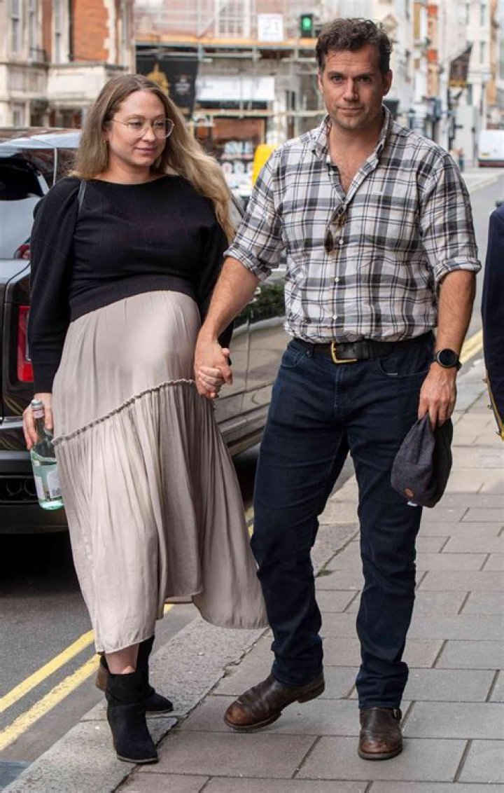 Elijah Wood photographed out with his pregnant girlfriend, is probably engaged
